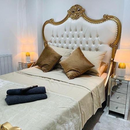 Salt Hill Windsor Legoland Eton Heathrow Luxury 2 Bed 1 Bath Free Parking Apartment Слау Екстериор снимка