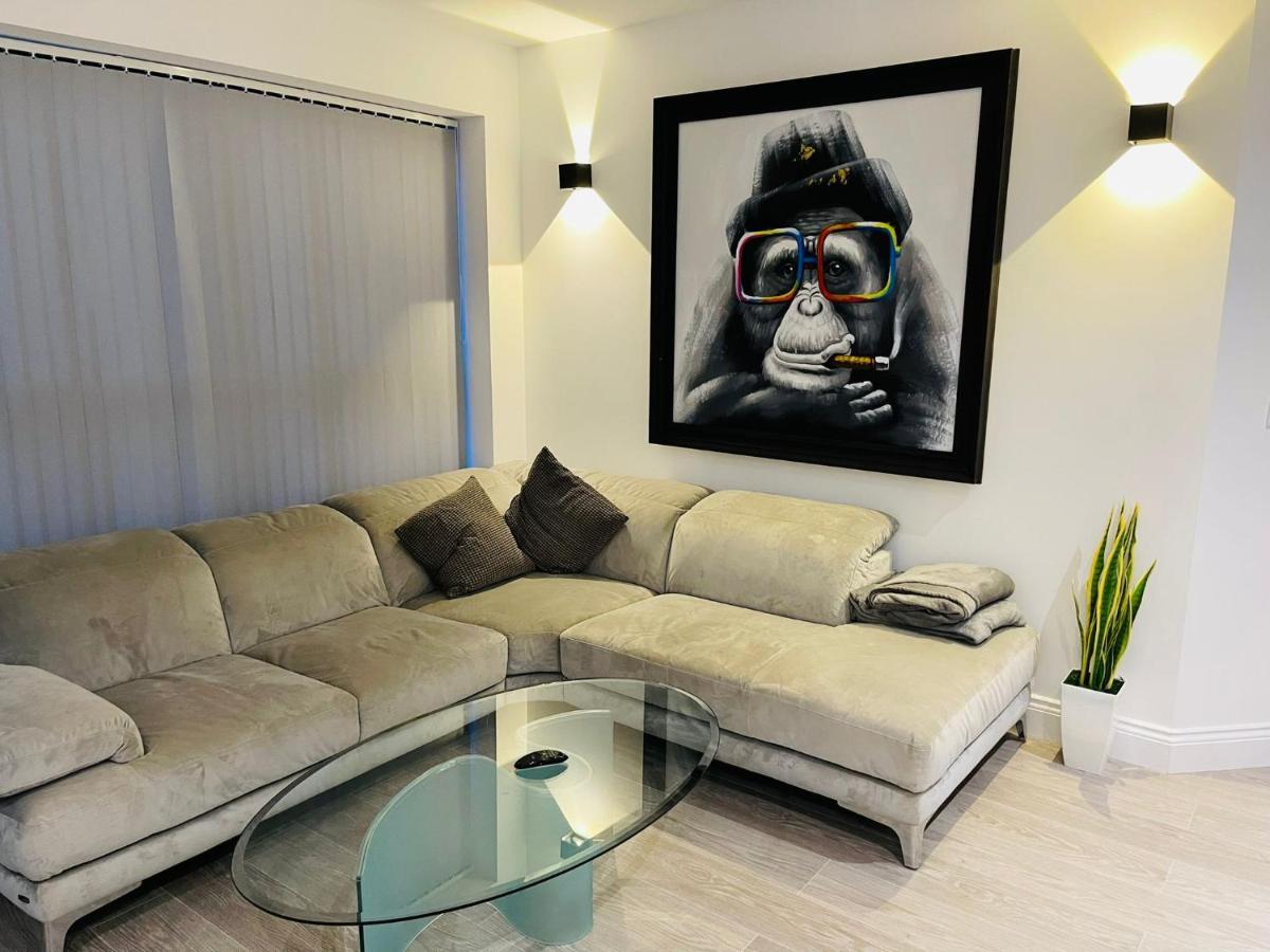 Salt Hill Windsor Legoland Eton Heathrow Luxury 2 Bed 1 Bath Free Parking Apartment Слау Екстериор снимка