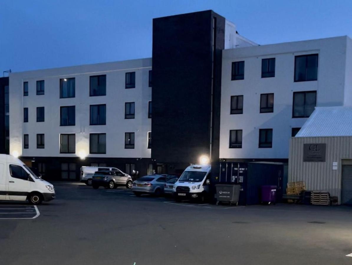 Salt Hill Windsor Legoland Eton Heathrow Luxury 2 Bed 1 Bath Free Parking Apartment Слау Екстериор снимка